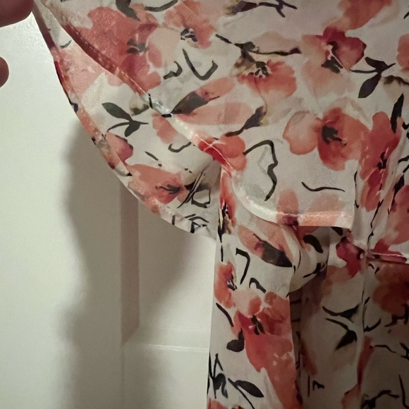 Floral Ruffle Blouse - Picture 4 of 6